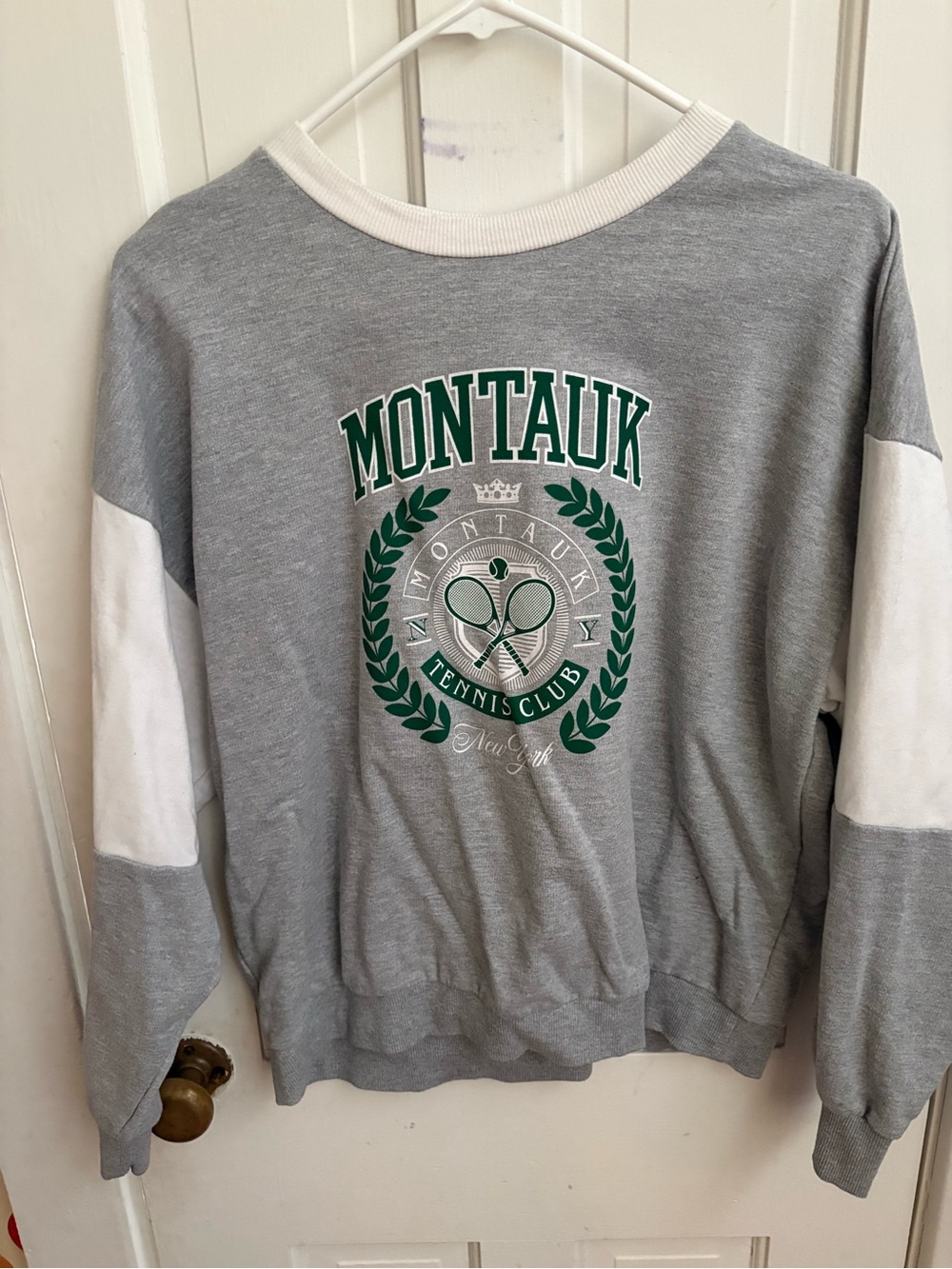 Forever 21 Light Gray Pullover Sweatshirt with Black Brand Tag